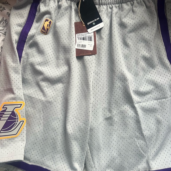 Mitchel and Ness Laker shorts - Picture 3 of 3